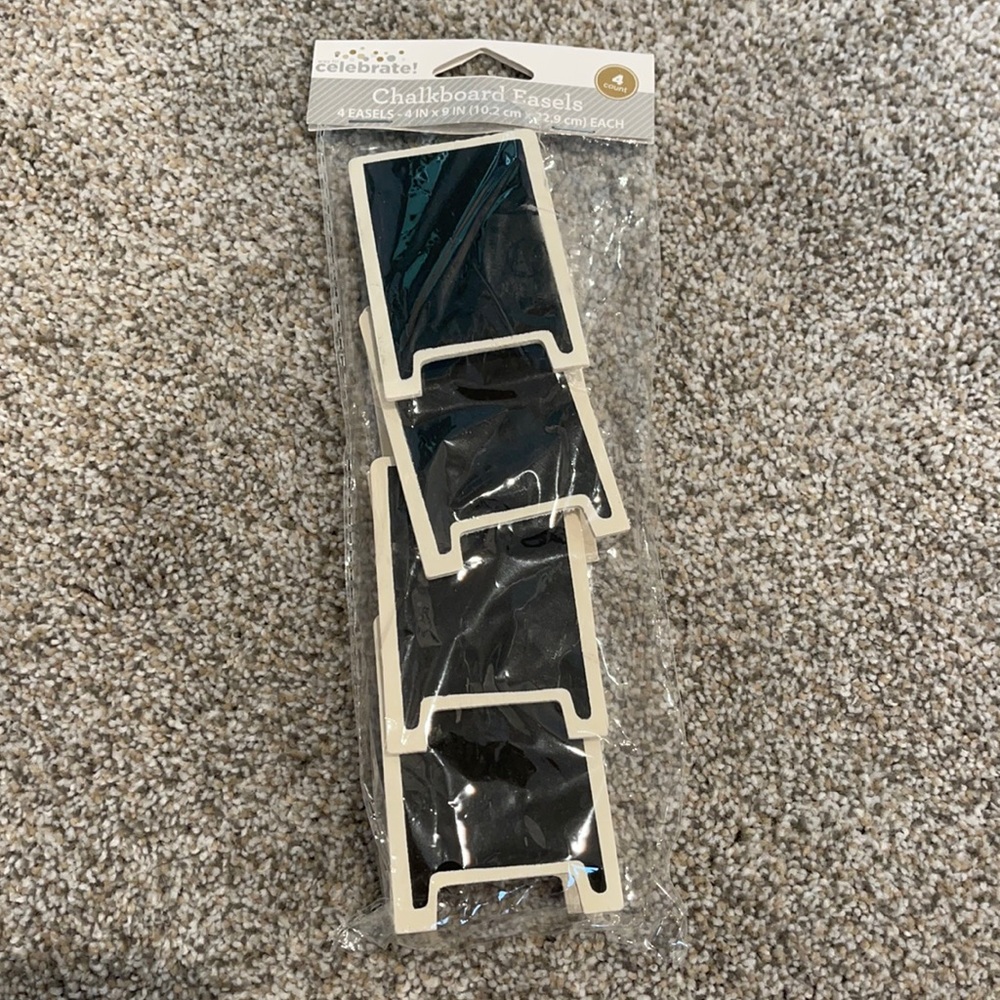 🛍 NWT Chalkboard Easel Clips